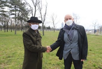 Градоначелник Радојичић и амбасадор Индије посадили 25 стабала у парку „Ушће” у оквиру акције „Дрво за Београд”