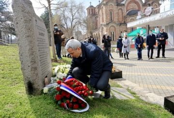 Положени венци на споменик „Зашто” поводом 22. годишњице бомбардовања