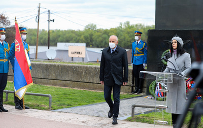 Градоначелник положио венац на Споменик пилотима браниоцима Београда
