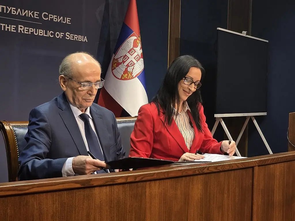 Мајкама_деце_до_годину_дана_до_2,5_милиона_динара_за_куповину_сеоске_куће