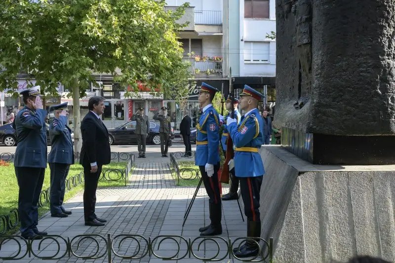 Гашић_положио_венце_поводом_обележавања_Дана_ослобођења_Крушевца